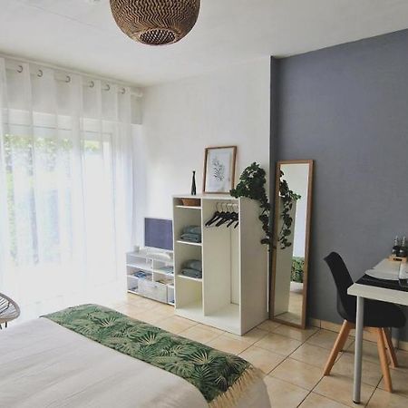 Appartement A Mi-Chemin à Vannes Extérieur photo