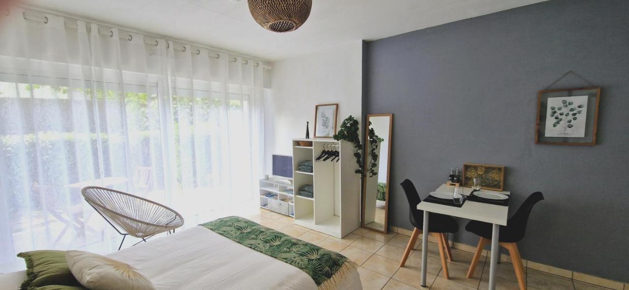 Appartement A Mi-Chemin à Vannes Extérieur photo